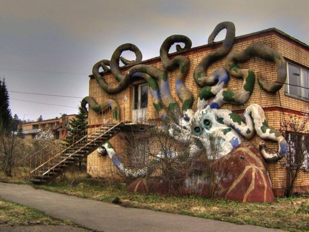 Заброшенный пионерский лагерь "Сказка"